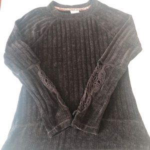 Knox Rose Sweater With Lace Detail Sleeves